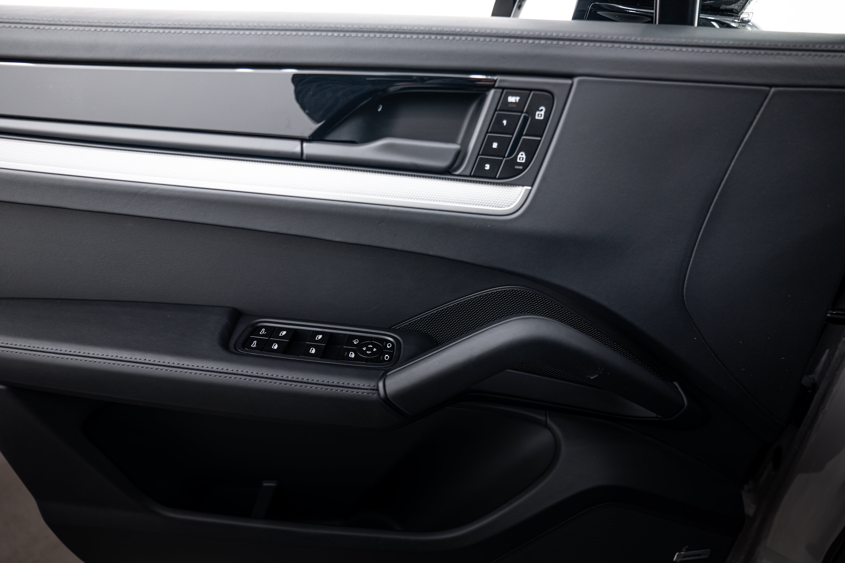 New 2026 Porsche Cayenne S AWD/4WD image 19