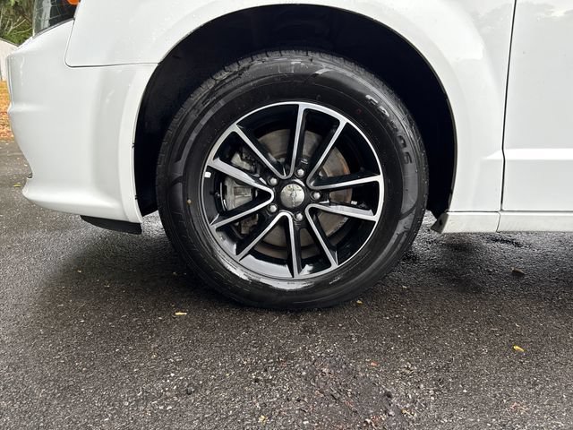 Used 2018 Dodge Grand Caravan SE FWD image 27