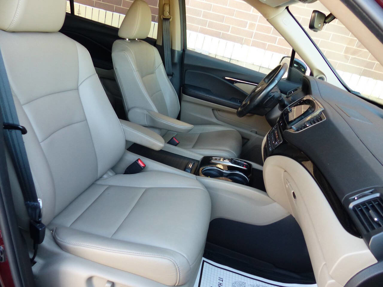 Used 2021 Honda Pilot Touring image 45