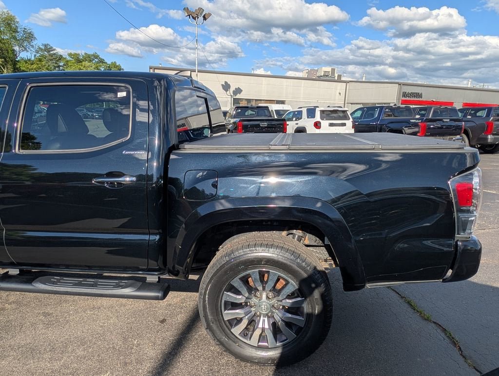Certified 2022 Toyota Tacoma Limited AWD/4WD image 4