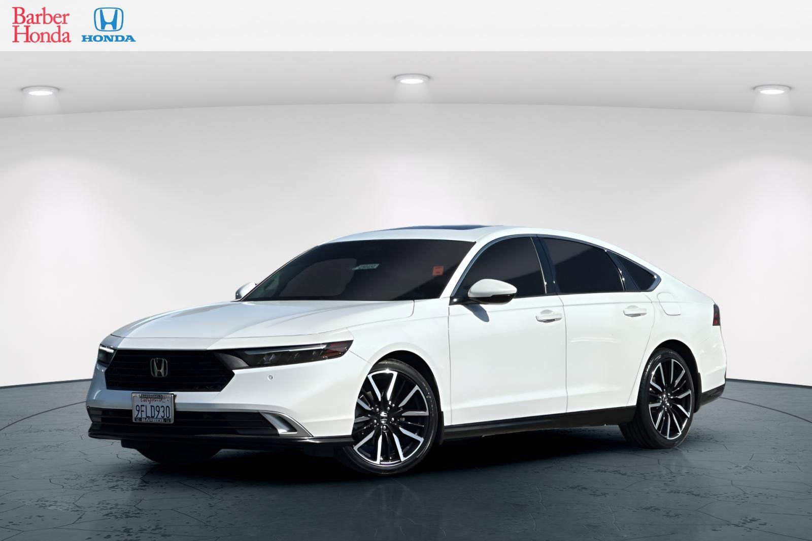 Used 2023 Honda Accord Touring image 2