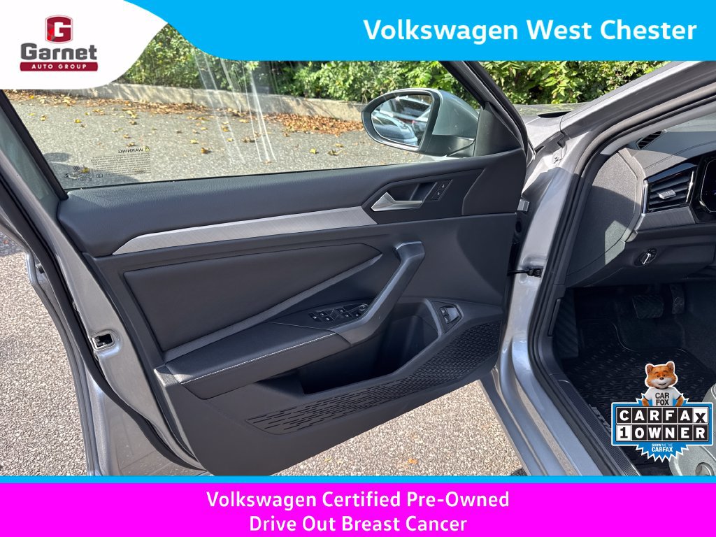 Certified 2023 Volkswagen Jetta SE FWD image 11