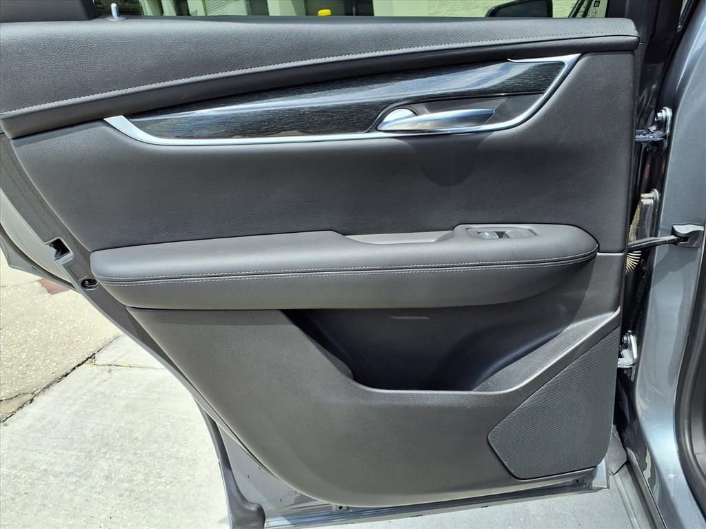 Used 2021 Cadillac XT5 Premium Luxury FWD image 17