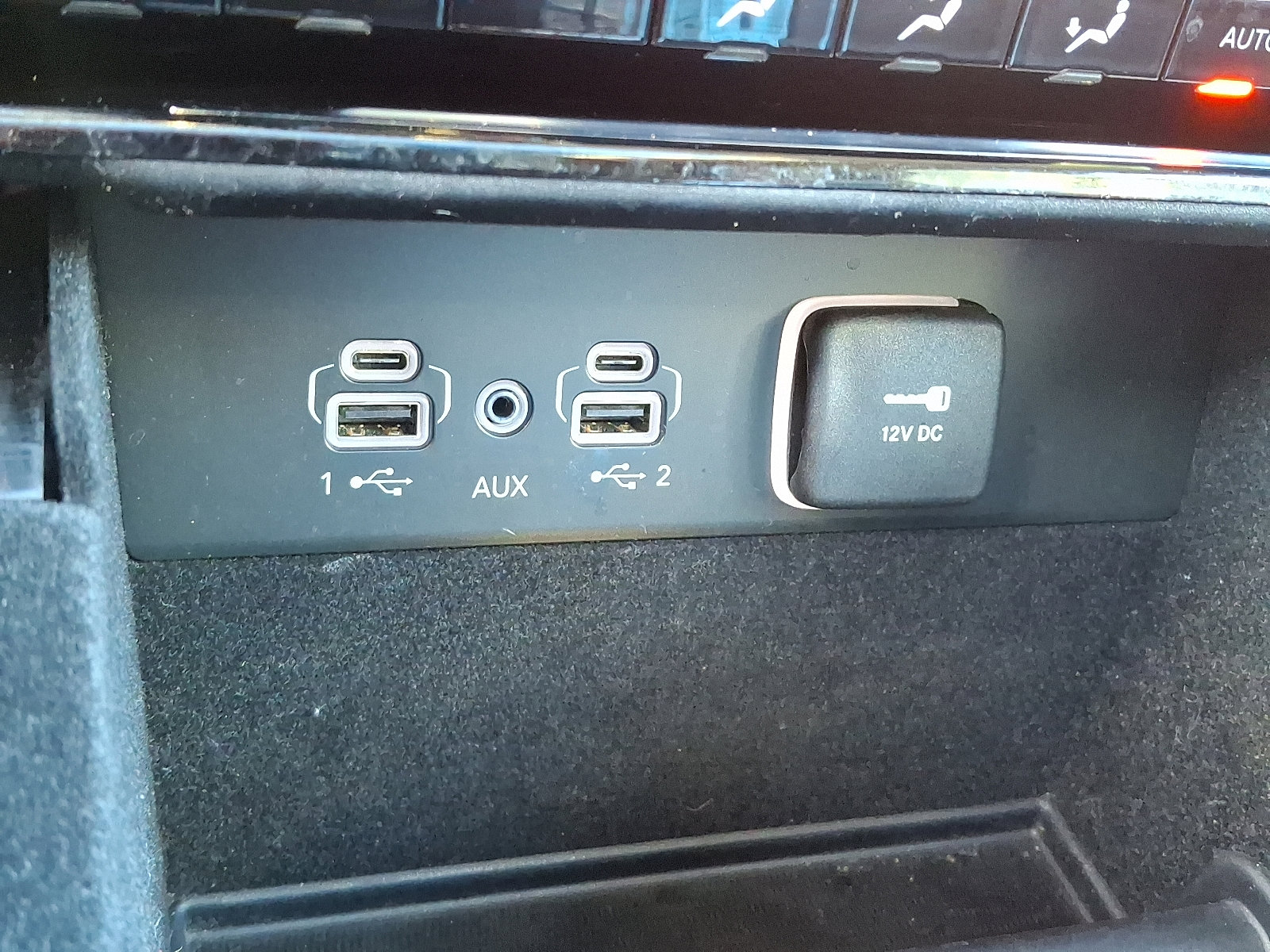 Used 2022 Jeep Grand Cherokee Limited image 23