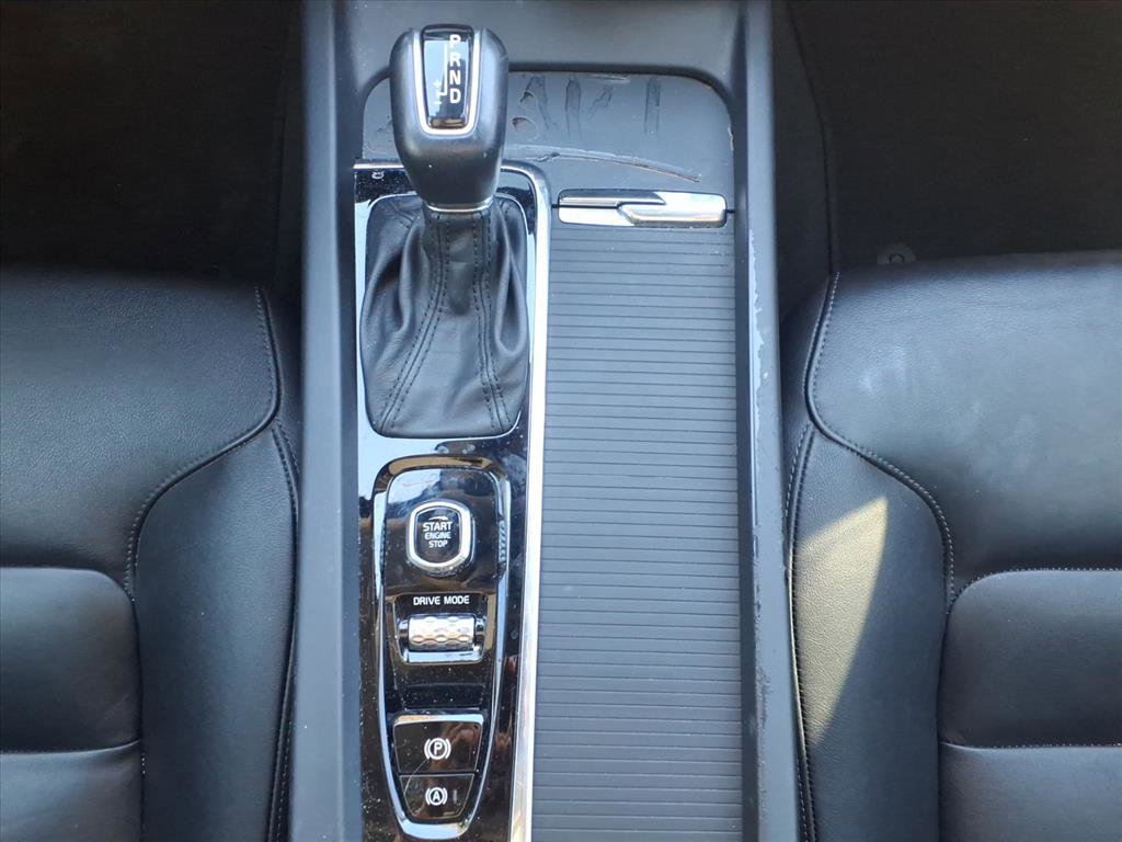 Used 2019 Volvo S60 T6 Momentum w/ Premium Package image 24