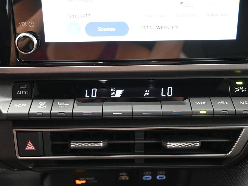 Certified 2025 Toyota Camry SE image 21