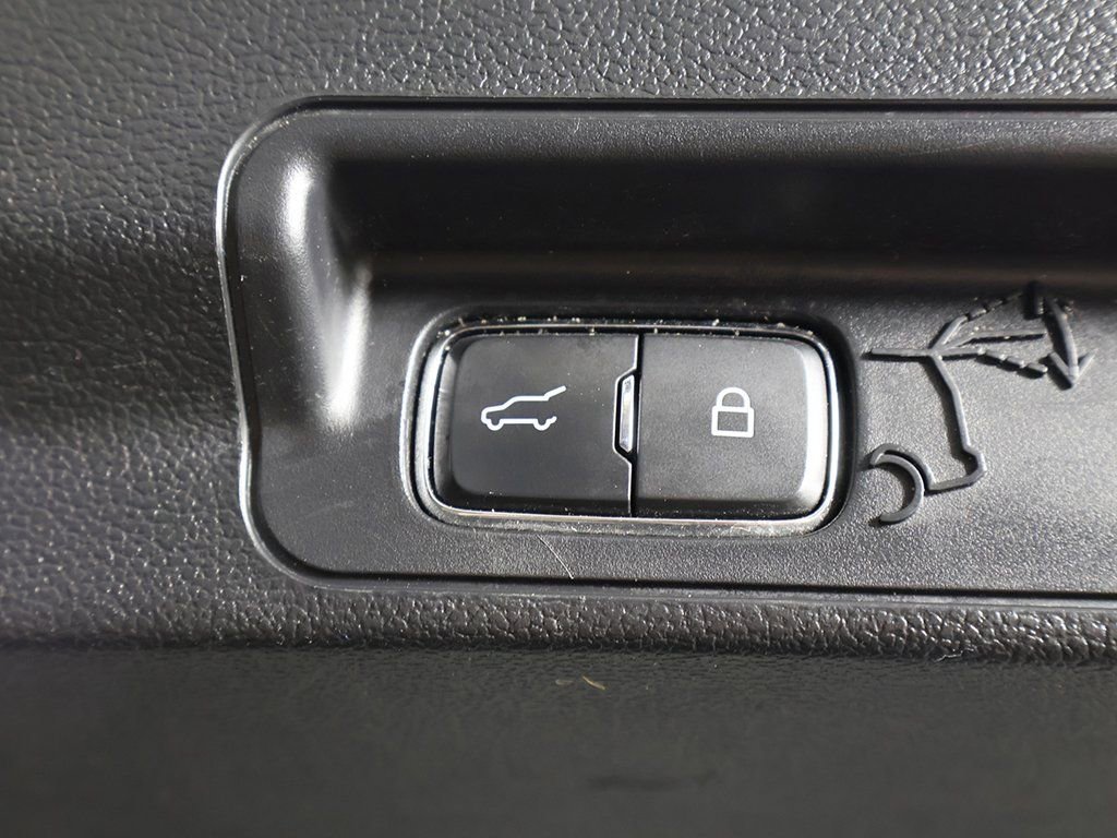 Used 2022 Ford Explorer Limited w/ Limited Technology Package image 25