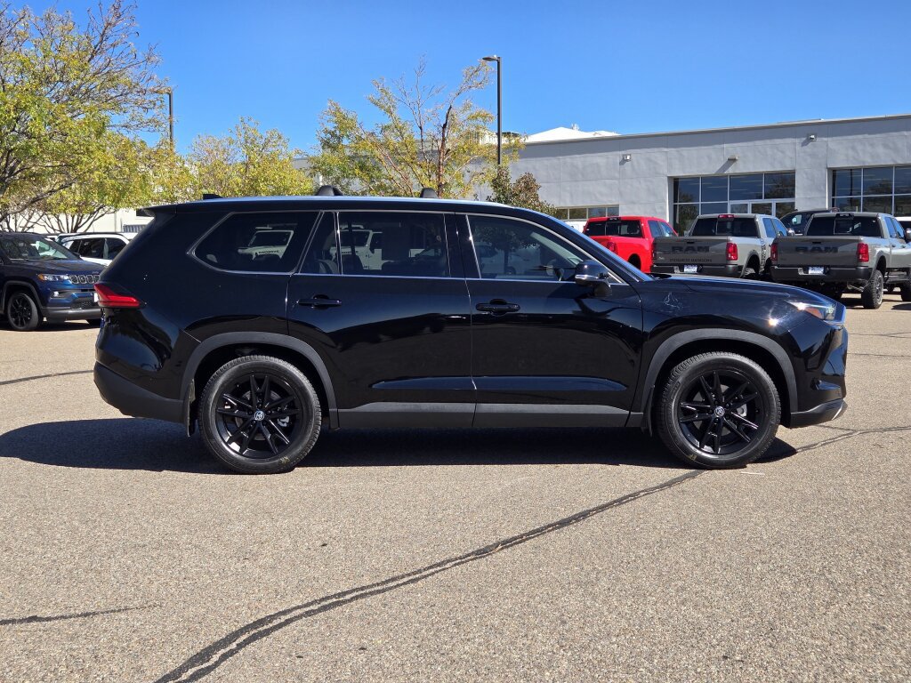 Used 2024 Toyota Grand Highlander AWD image 2