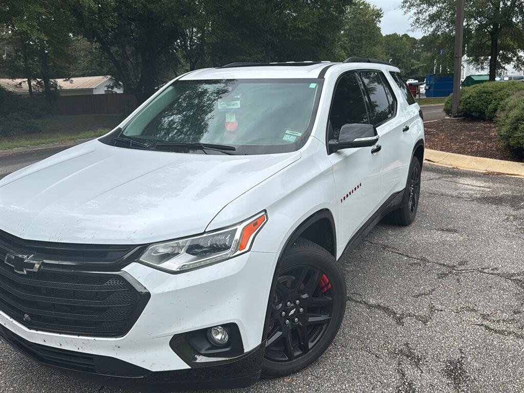 Used 2021 Chevrolet Traverse Premier w/ Redline Edition FWD image 2