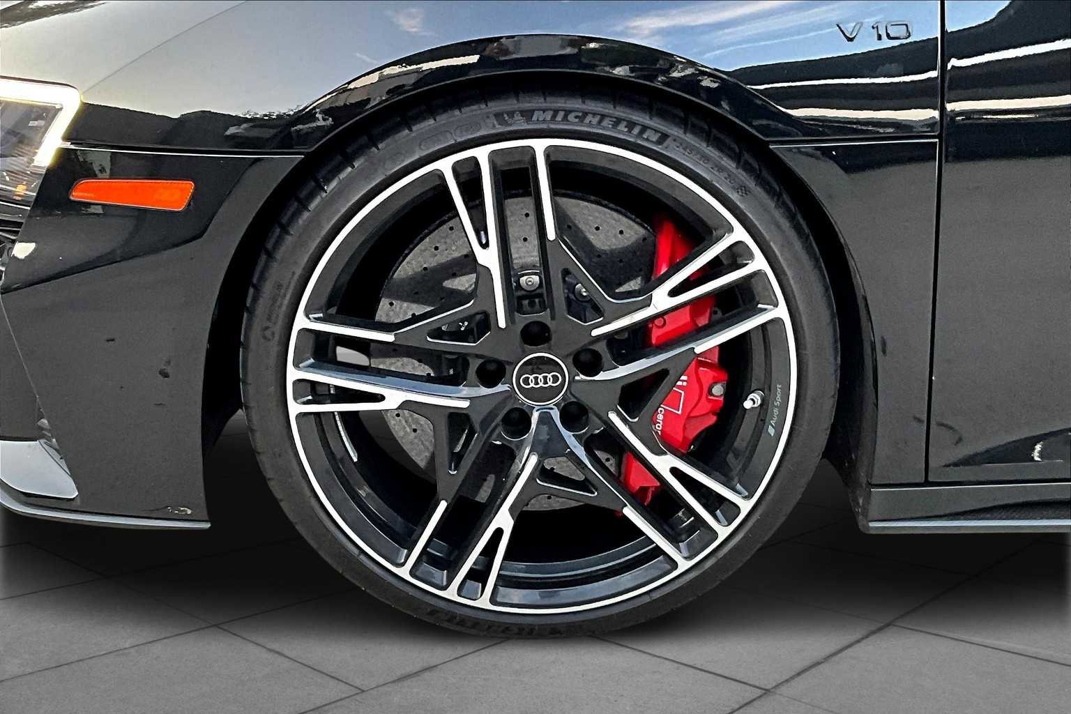 Certified 2023 Audi R8 V10 performance image 9