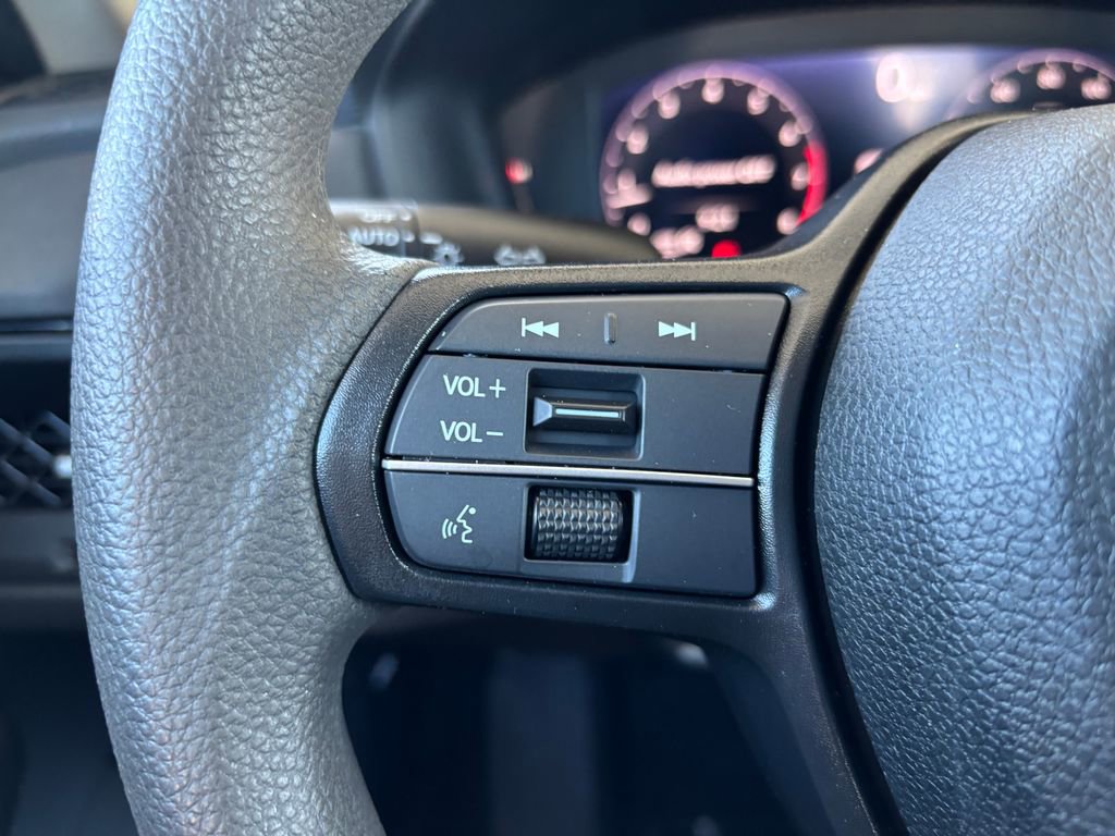 Used 2023 Honda Accord EX image 11