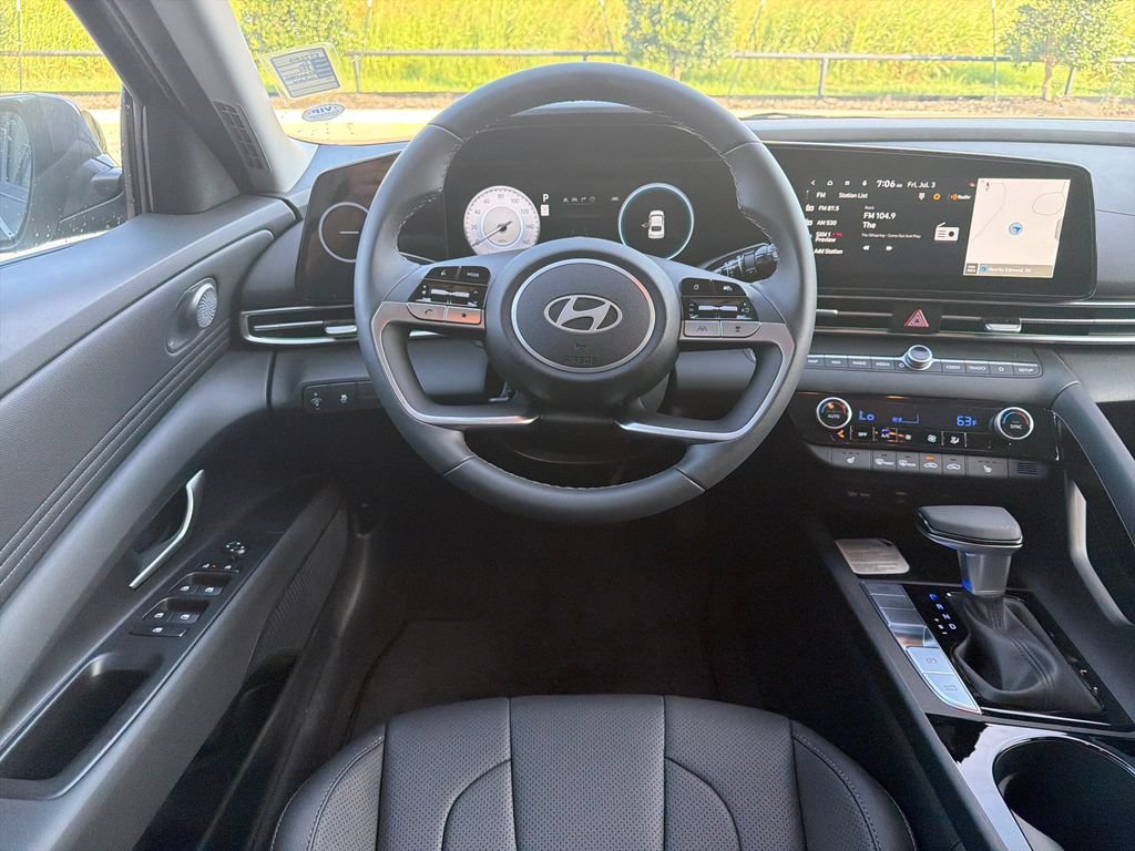 New 2026 Hyundai Elantra Limited FWD image 17