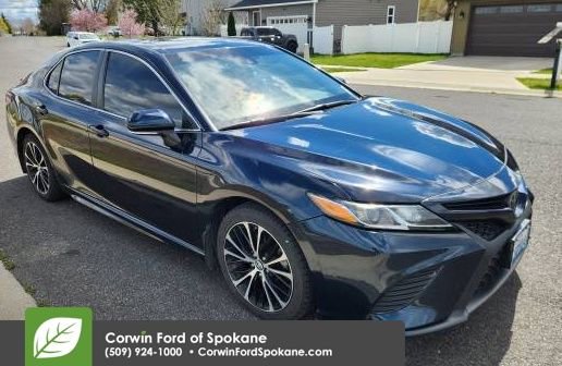 Used 2018 Toyota Camry SE w/ Moonroof Package FWD image 18