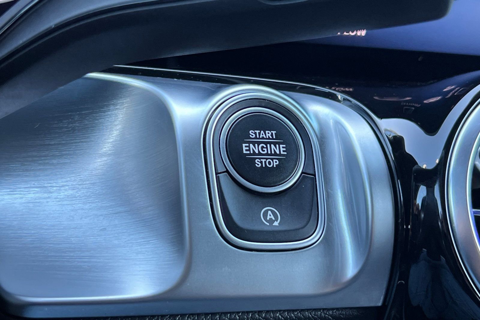 Certified 2024 Mercedes-Benz GLB 250 4MATIC image 26