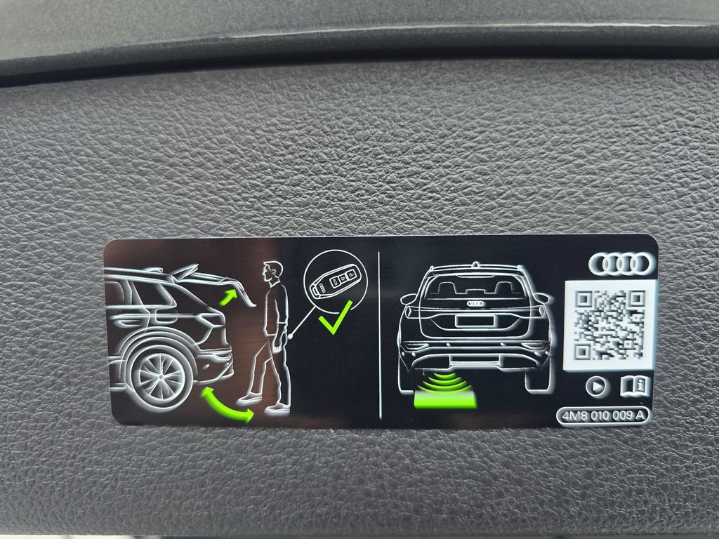 New 2026 Audi SQ7 Premium Plus AWD/4WD image 18