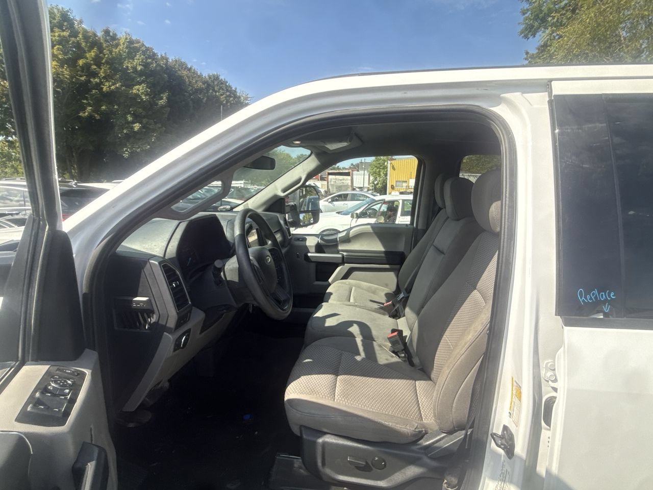 Used 2022 Ford F250 XLT w/ XLT Value Package AWD/4WD image 3