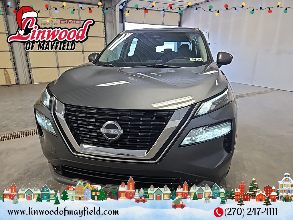 Used 2023 Nissan Rogue SV image 3
