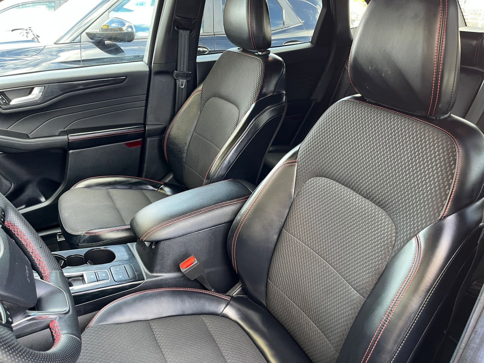 Used 2023 Ford Escape ST-Line image 36