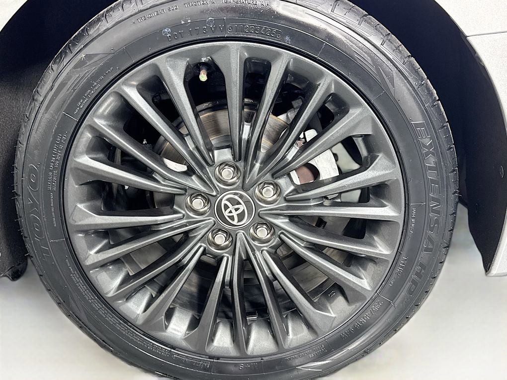 Used 2021 Toyota Avalon XSE image 36