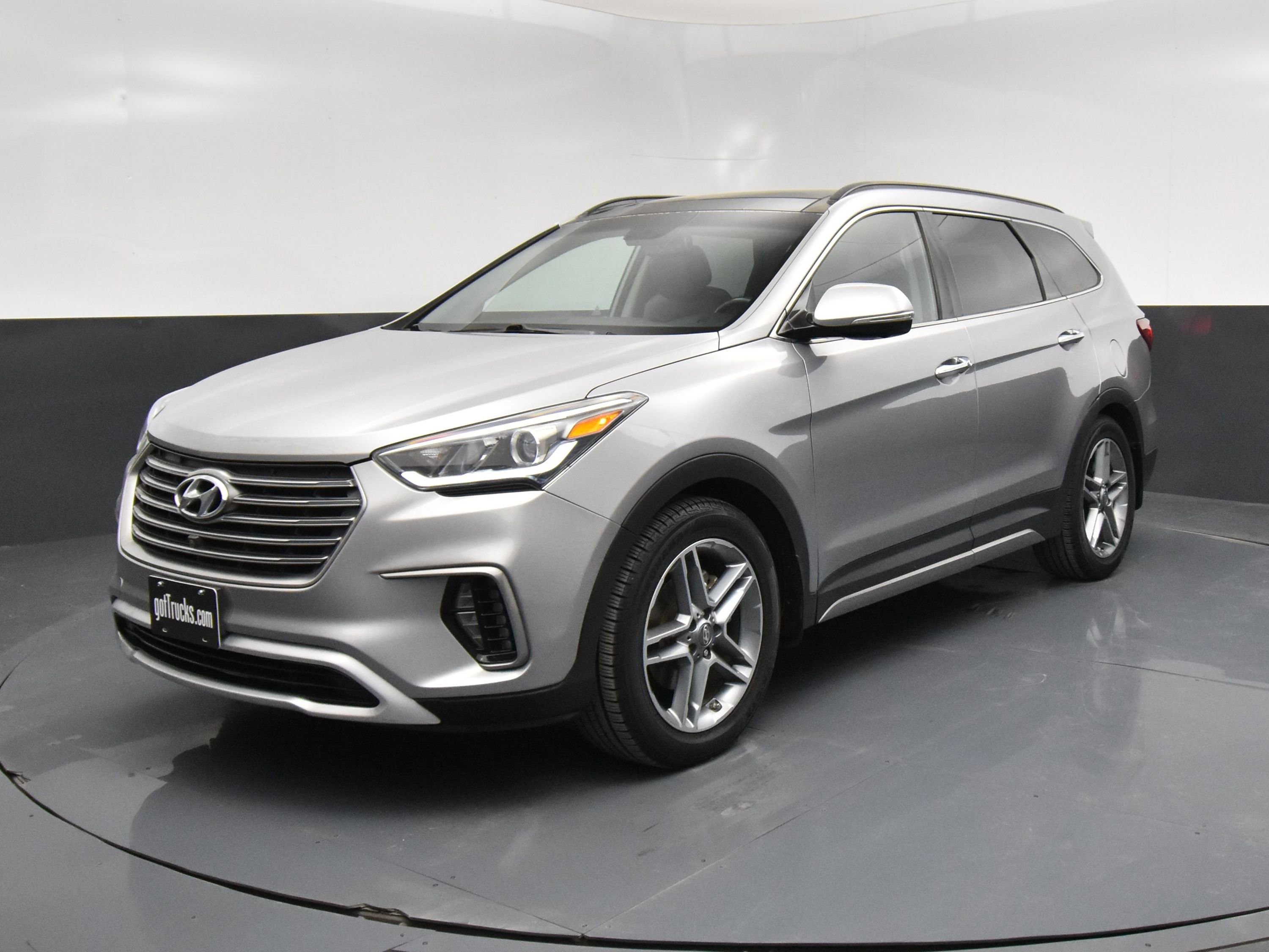 Used 2017 Hyundai Santa Fe Limited image 2