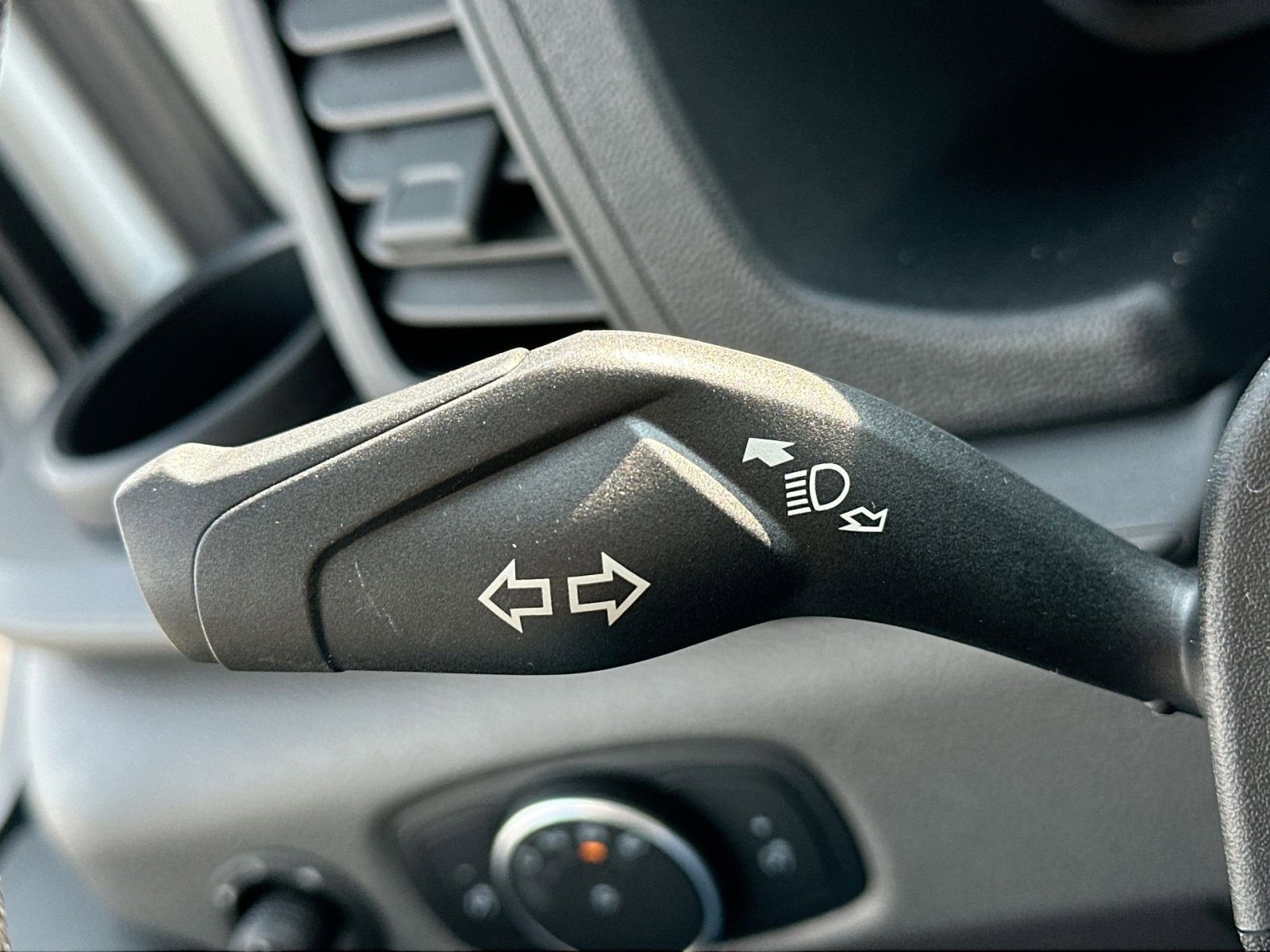 New 2026 Ford Transit 250 148 Medium Roof image 29