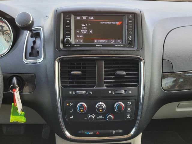 Used 2019 Dodge Grand Caravan SE w/ UConnect Hands-Free Group image 14