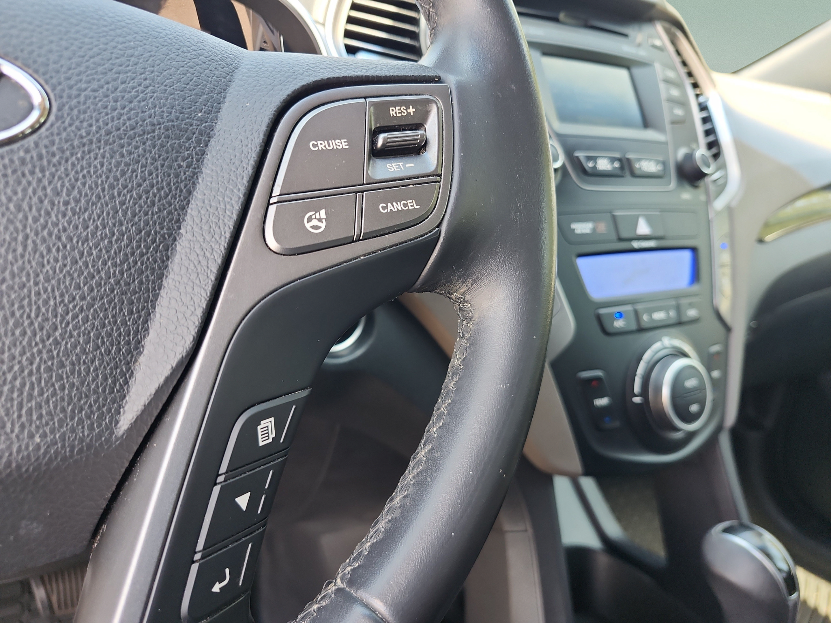 Used 2014 Hyundai Santa Fe GLS FWD image 24