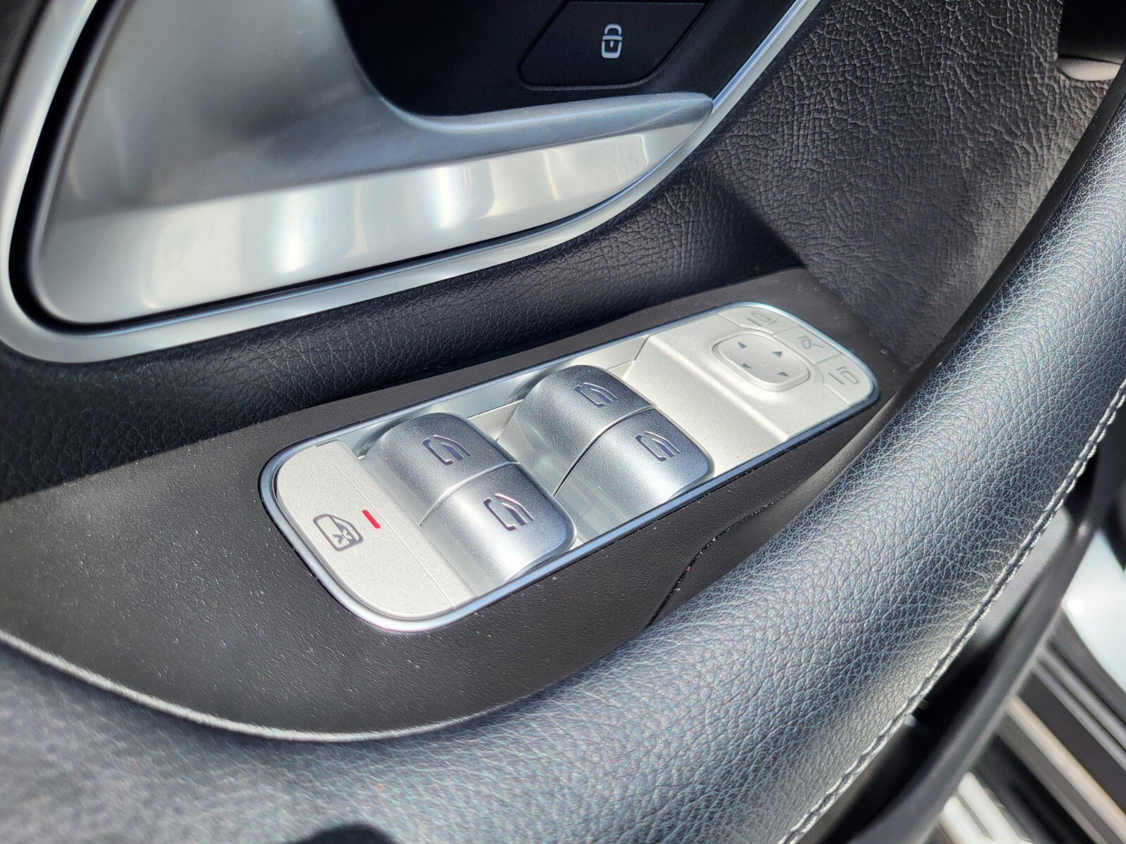 Used 2024 Mercedes-Benz GLS 580 4MATIC image 18