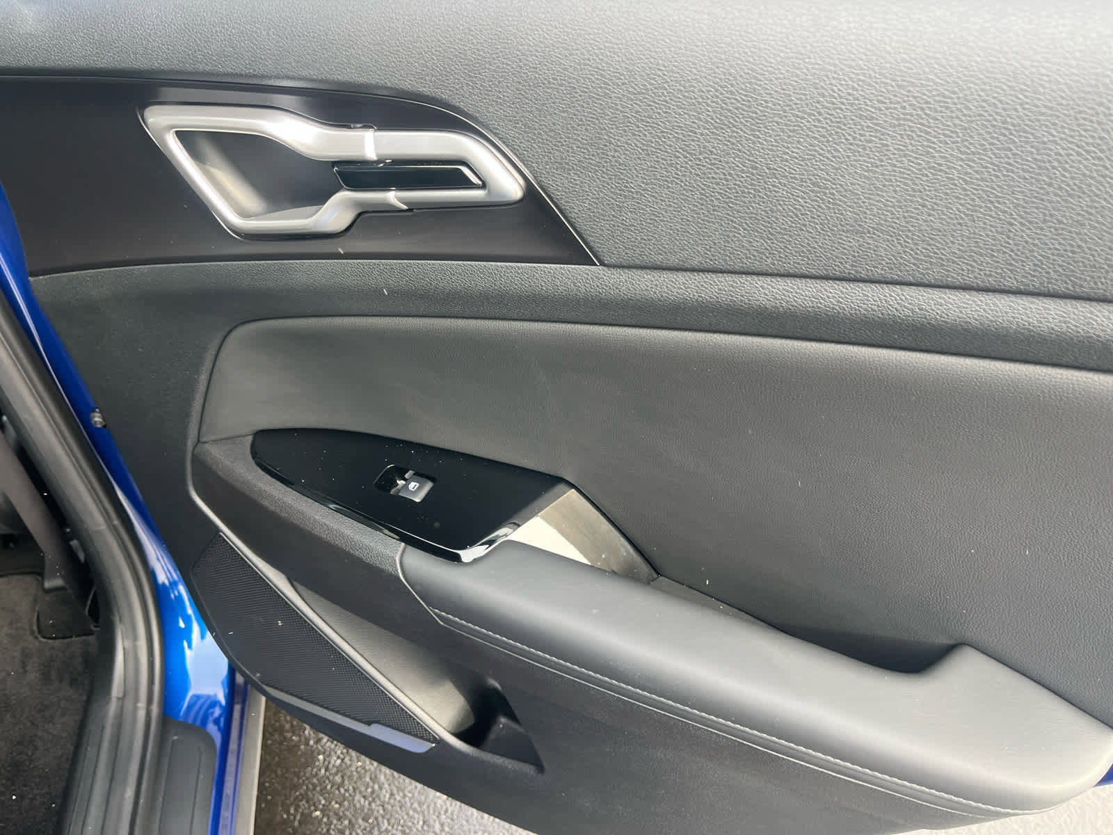 Used 2024 Kia Sportage EX image 41