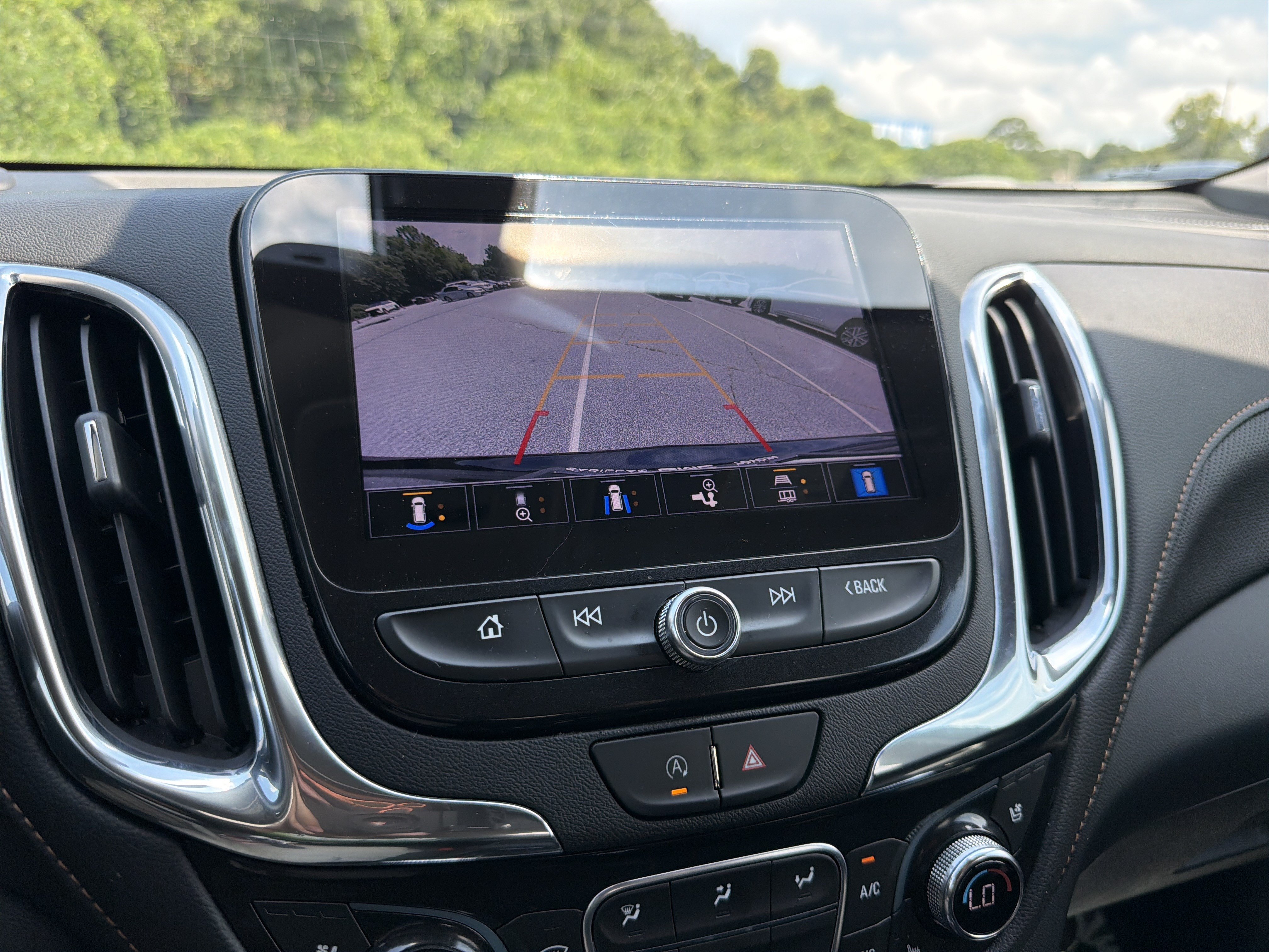 Used 2023 Chevrolet Equinox Premier FWD image 25