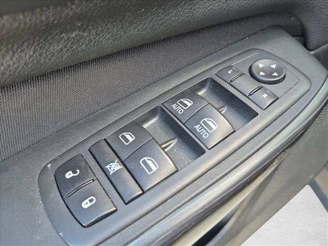 Used 2016 Jeep Cherokee Latitude AWD/4WD image 11