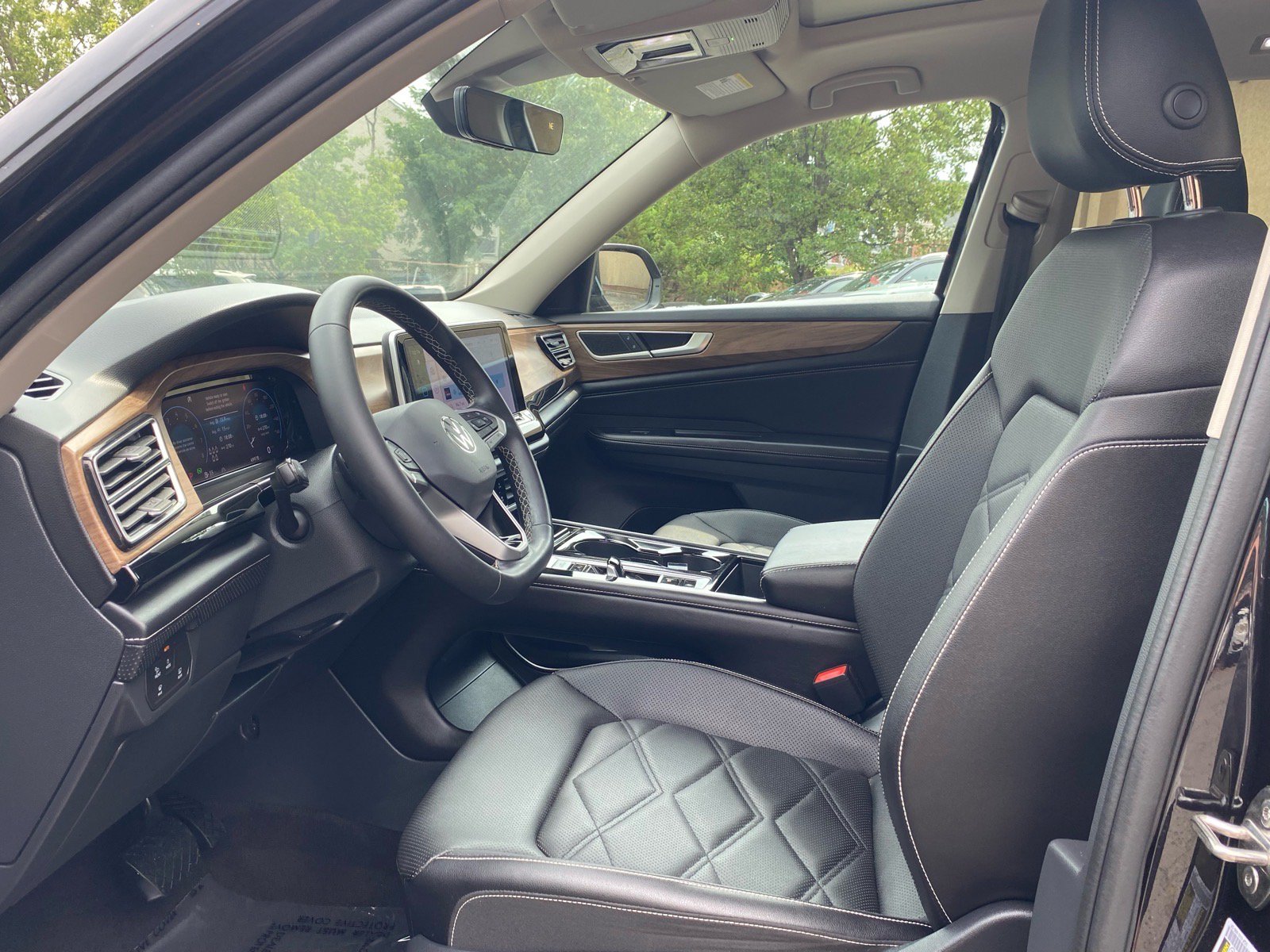 Certified 2024 Volkswagen Atlas SE w/ Panoramic Sunroof Package AWD/4WD image 10