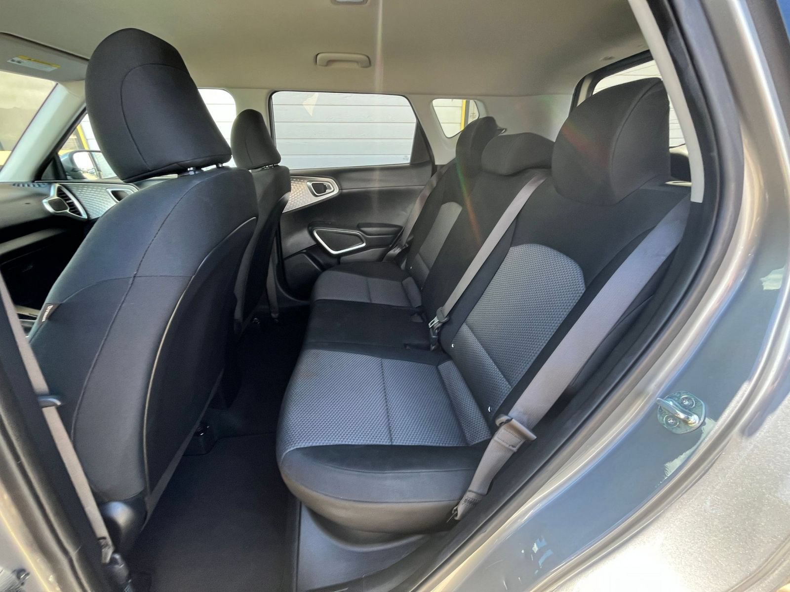 Used 2025 Kia Soul LX w/ LX Technology Package FWD image 21