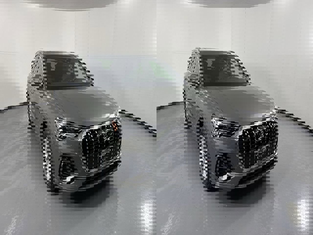 Used 2022 Audi Q3 2.0T Premium Plus w/ Premium Plus Package image 3