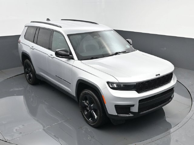 Used 2023 Jeep Grand Cherokee L Laredo AWD/4WD image 21
