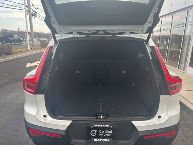 Certified 2025 Volvo XC40 B5 Plus image 11