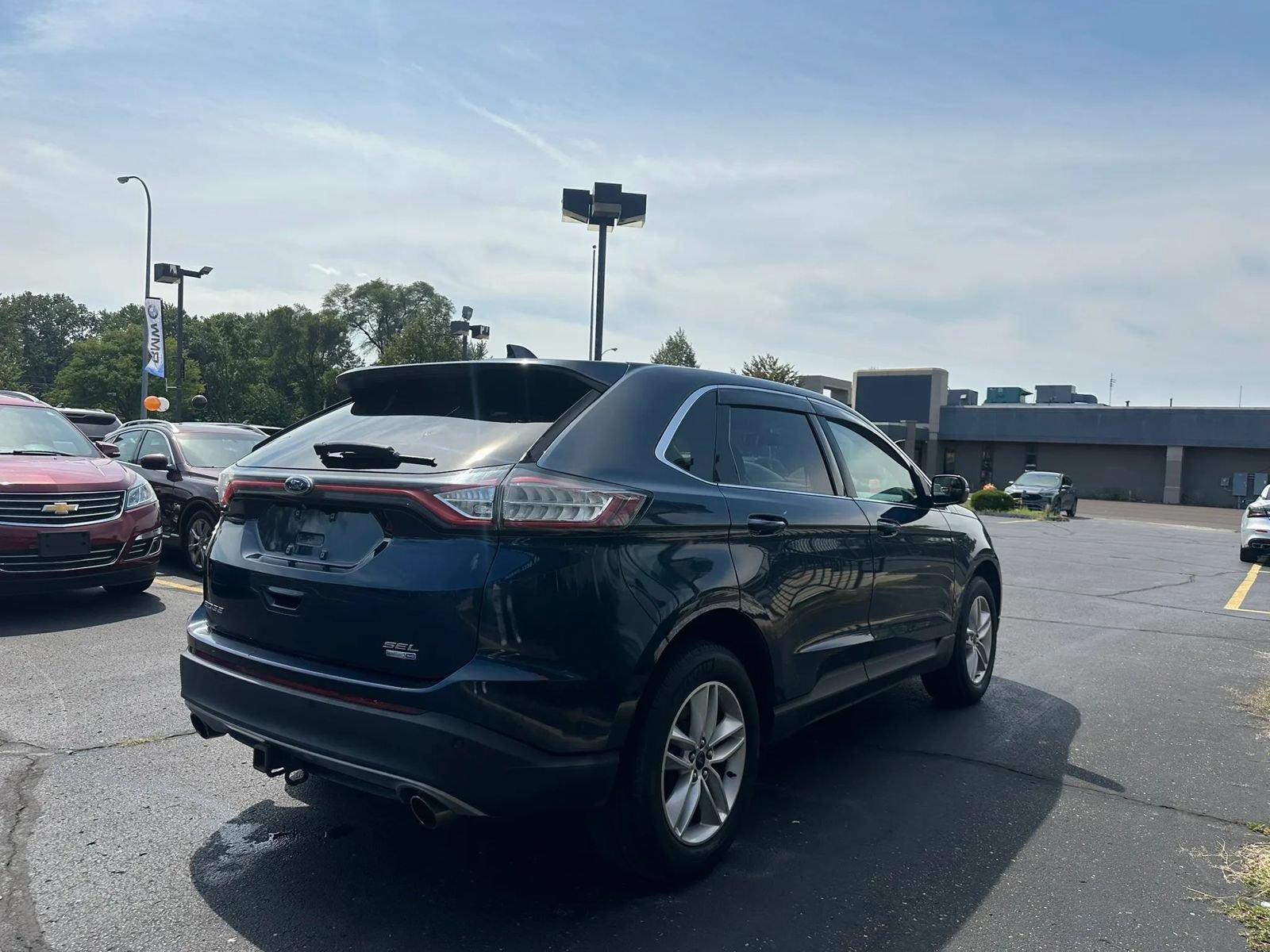 Used 2017 Ford Edge SEL w/ Equipment Group 201A AWD/4WD image 4