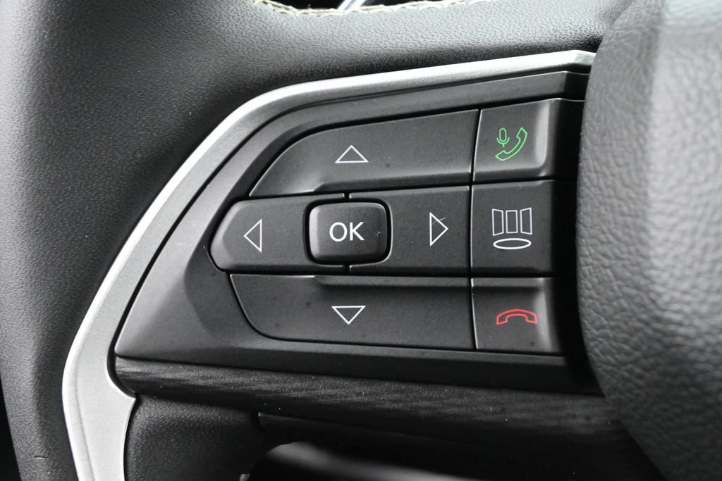 Used 2023 Jeep Grand Cherokee L Laredo AWD/4WD image 6