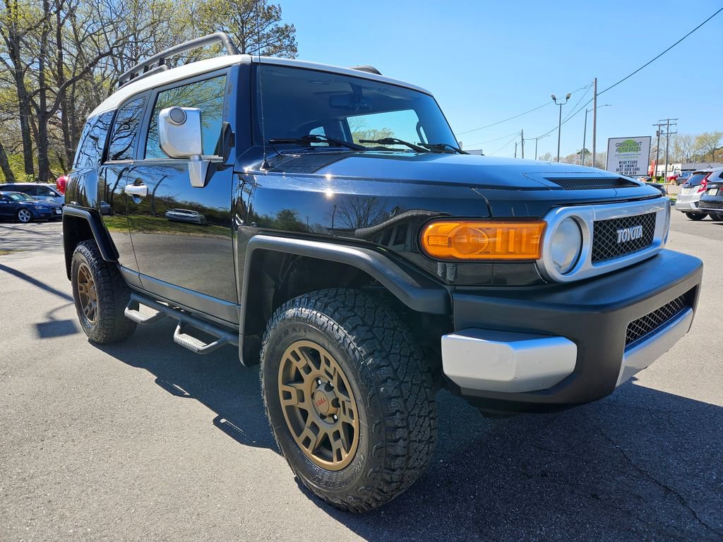 Used 2013 Toyota FJ Cruiser 2WD w/ Convenience Pkg image 3