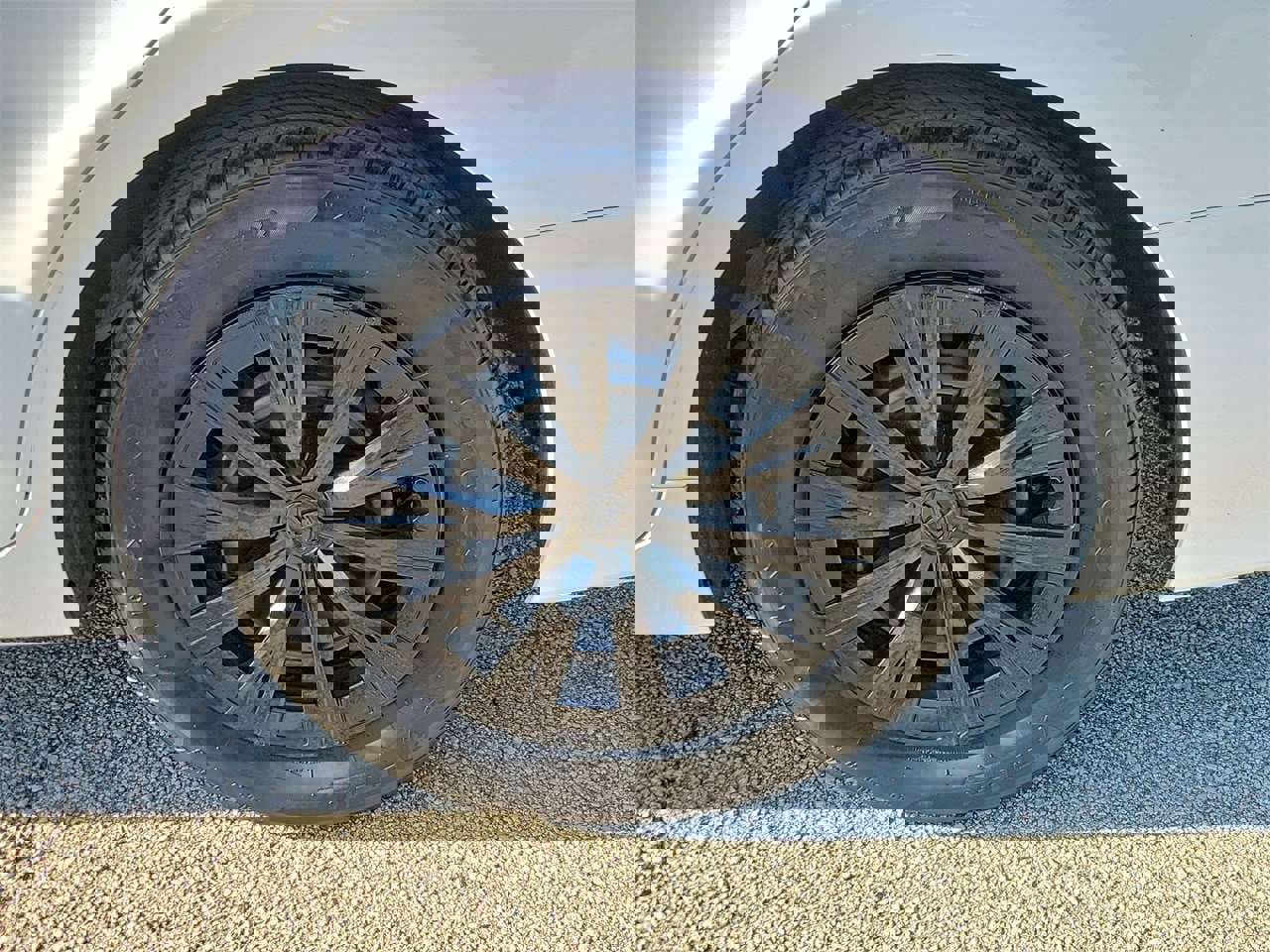 Used 2021 Toyota Camry LE image 5