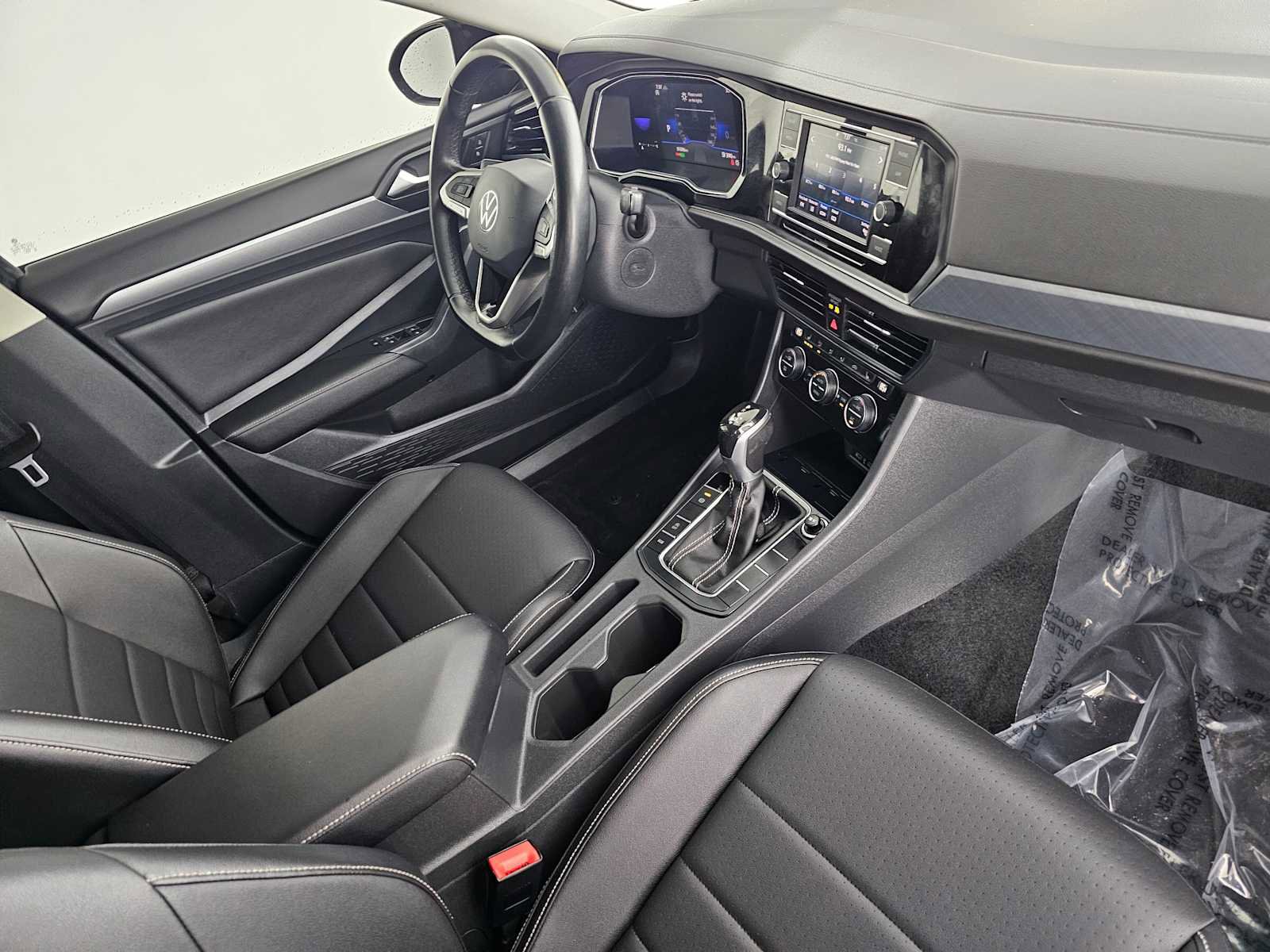 Used 2022 Volkswagen Jetta SE image 11