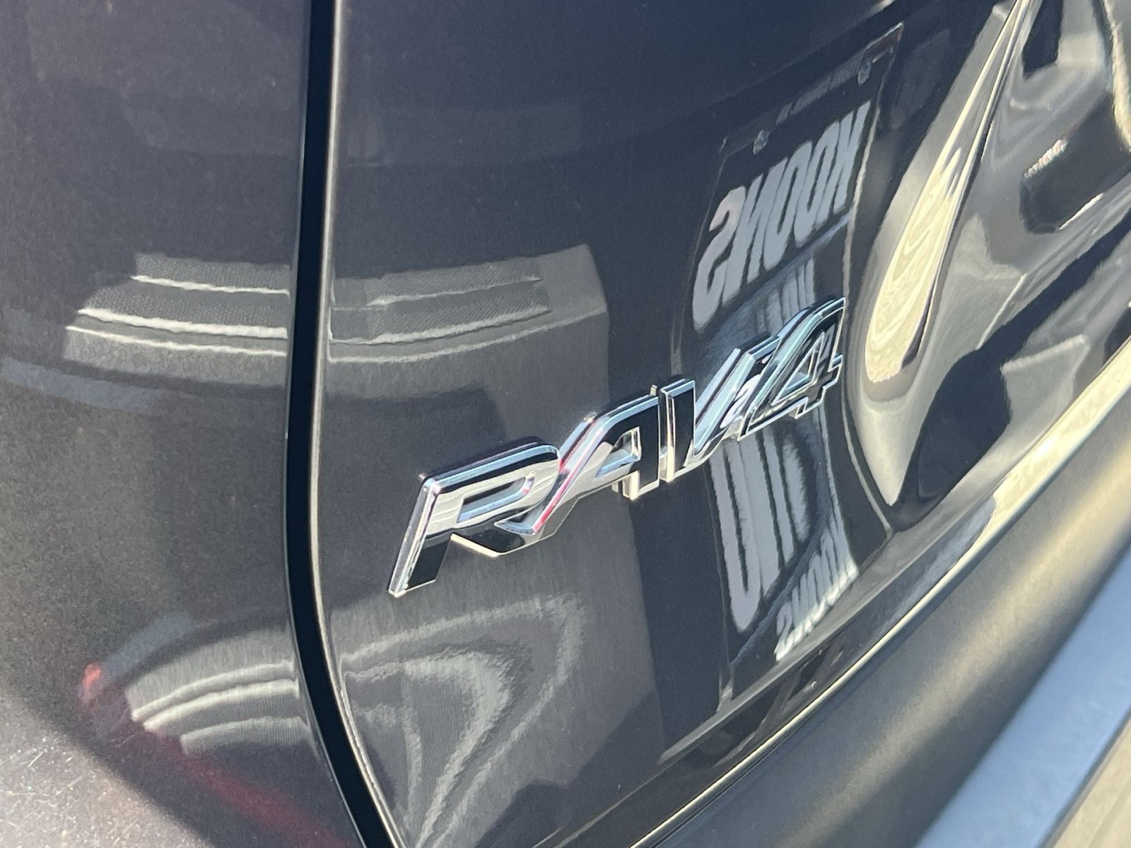Used 2025 Toyota RAV4 LE AWD/4WD image 32