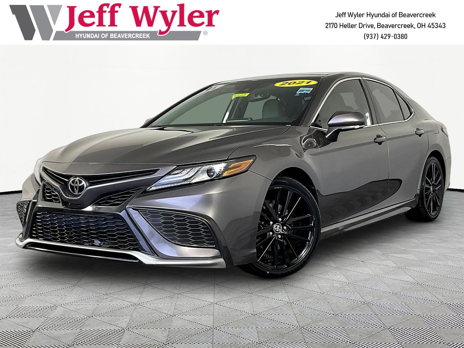 Used 2021 Toyota Camry XSE FWD image 1