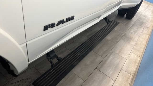 Used 2022 RAM 3500 Limited AWD/4WD image 46
