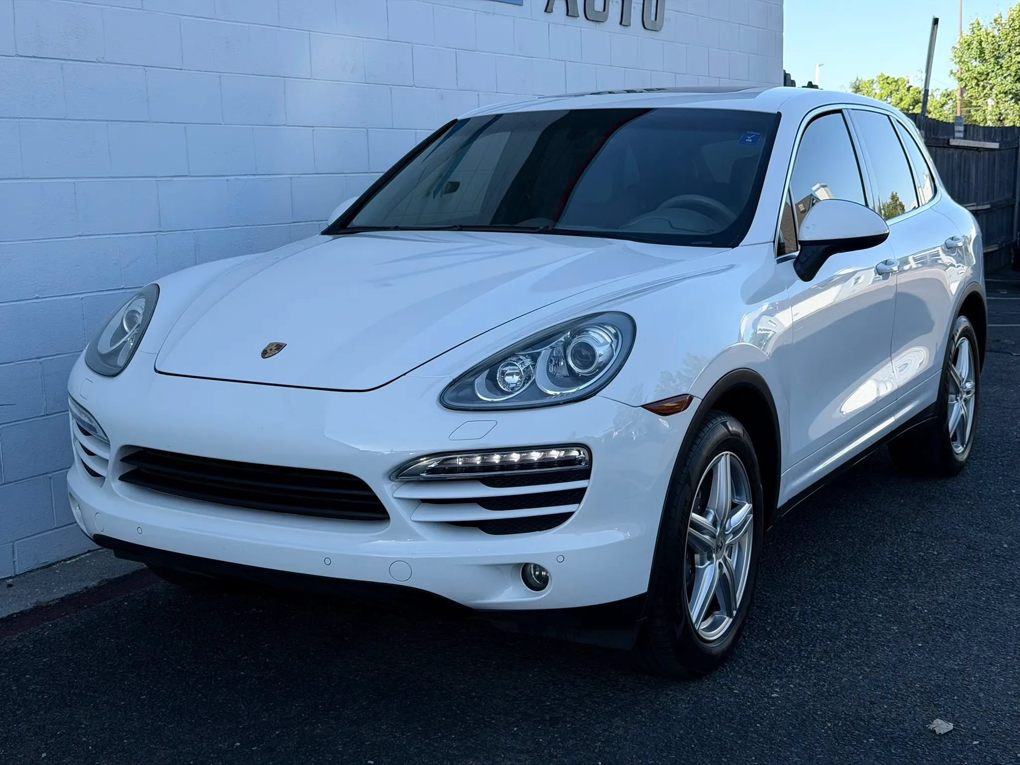 Used 2012 Porsche Cayenne AWD/4WD image 2