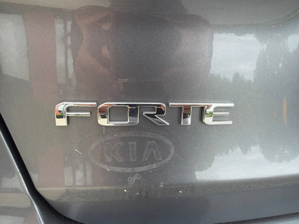 Used 2018 Kia Forte S FWD image 14