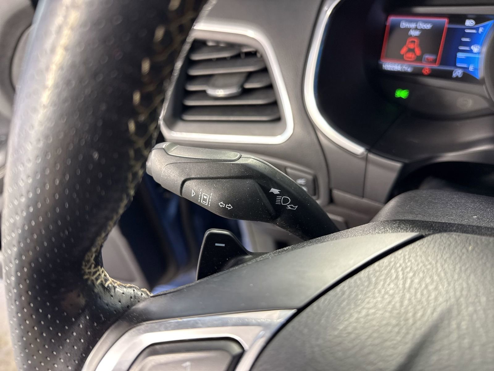 Used 2019 Ford Edge ST image 15