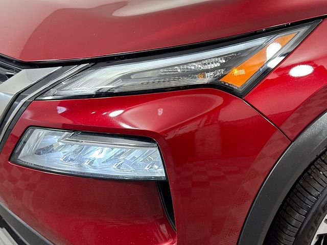 Used 2021 Nissan Rogue SV image 3