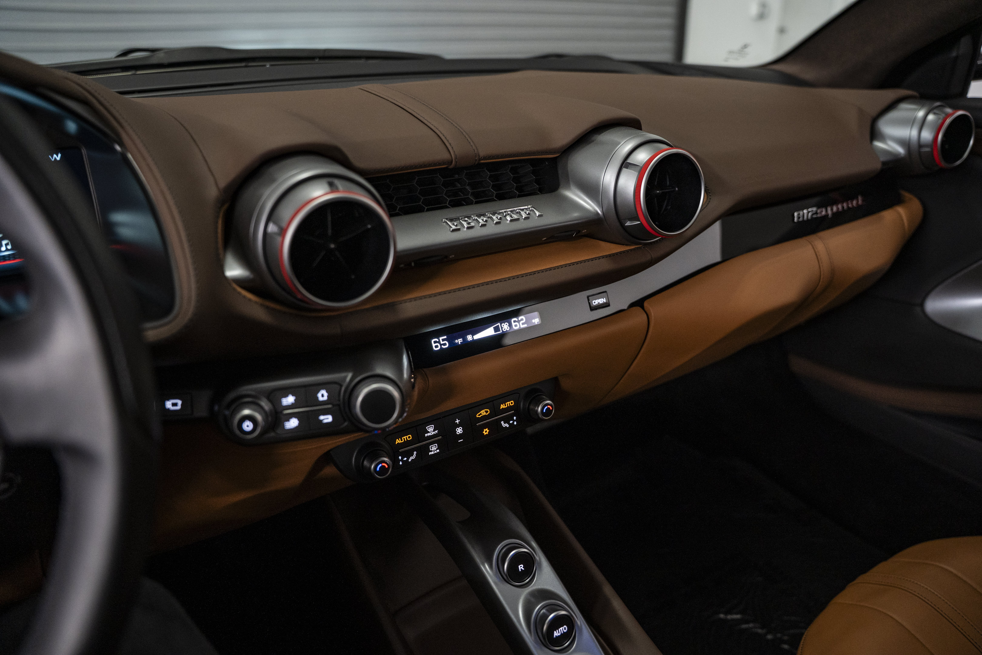 Used 2019 Ferrari 812 Superfast RWD image 42