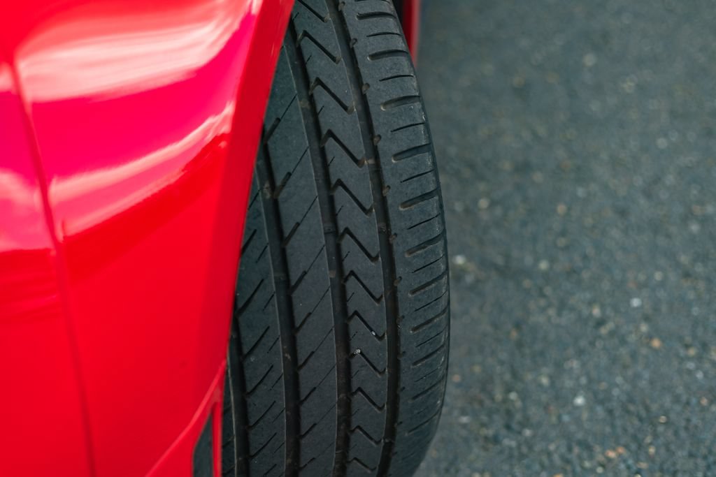 Used 2018 Chevrolet Camaro ZL1 RWD image 4